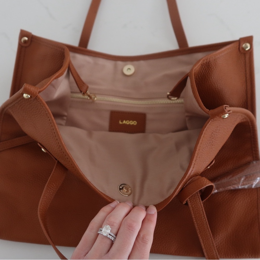 LAGGO purse
